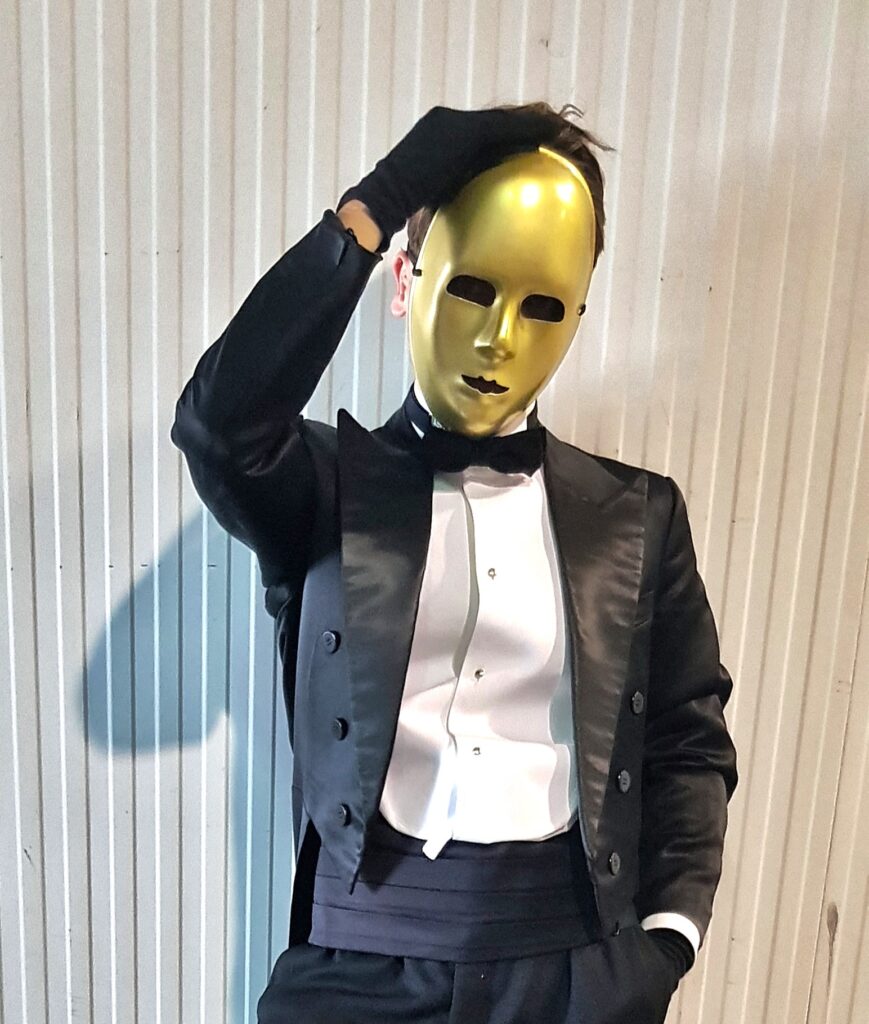 El escritor enmascarado